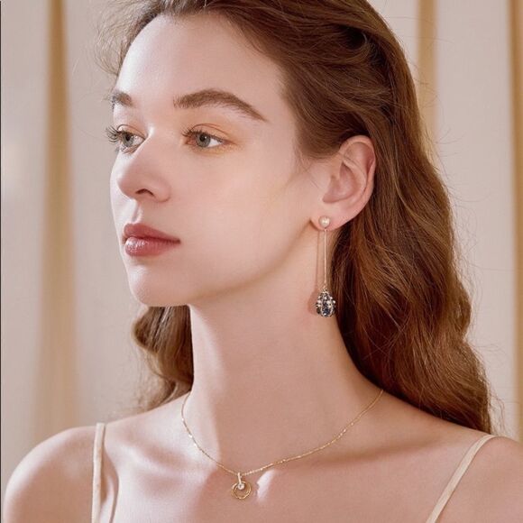 Vintage pearl and crystal drop-shaped tassel earrings - Picture 7 of 13